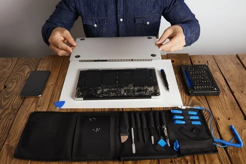 tecnico-profesional-reparando500x333
